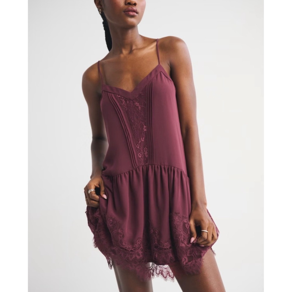 Abercrombie & Fitch V-Neck Lace Ruffle Mini Burgundy Dress Coquette Cottage S